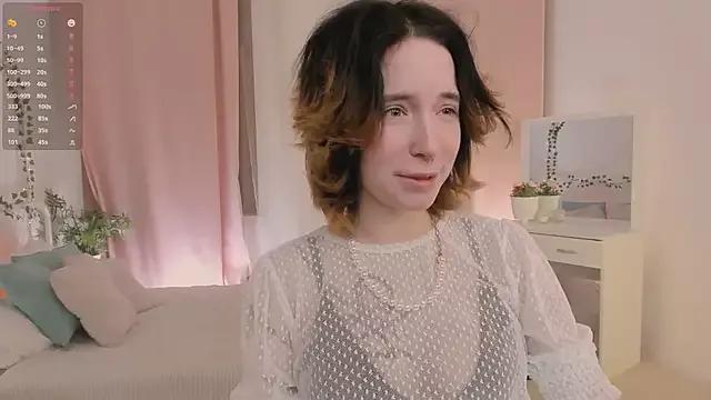 lilithlunna on StripChat 