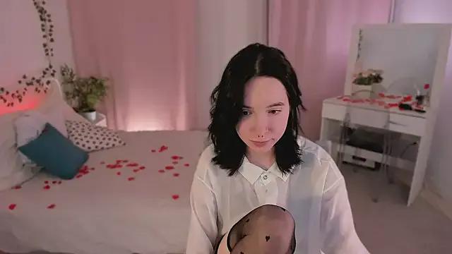 lilithlunna — show my bra + take it off^^