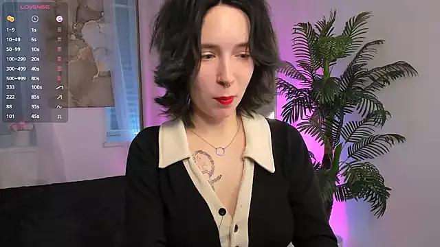 lilithlunna on StripChat 