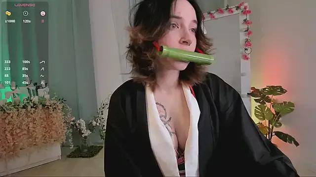 lilithlunna on StripChat 