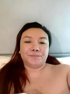 LILYsweetfcup on StripChat 