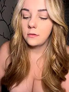 Lisaxtra — Freechat on StripChat