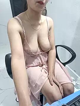 Little-star- on StripChat 