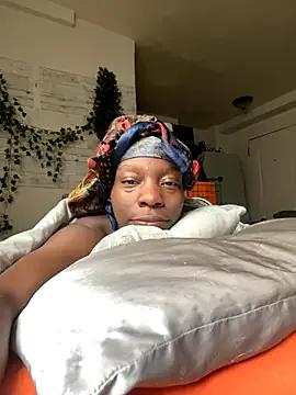 littyleesh1 on StripChat 