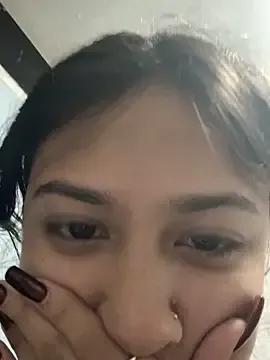 lynn9000 on StripChat 