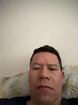 Manu0586 — Casita me masturbo mientras estoy en