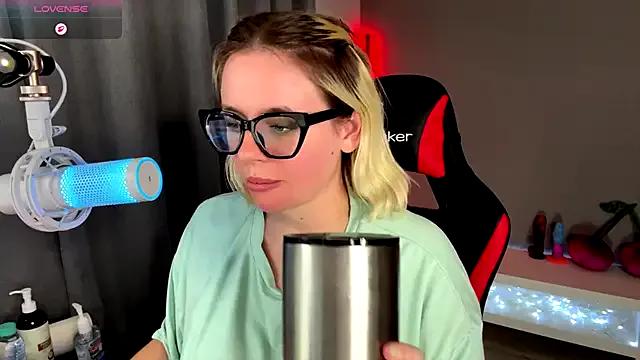 MAXXXTV on StripChat 