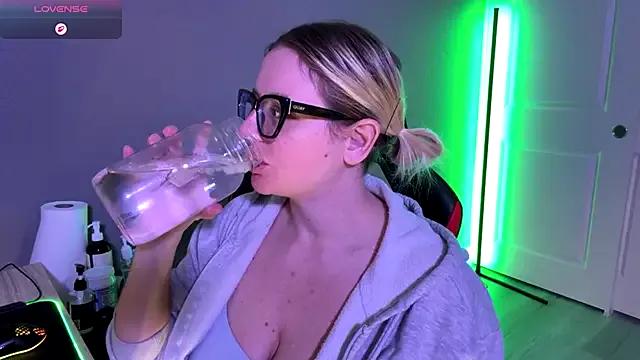 MAXXXTV — Thankful Spanks!