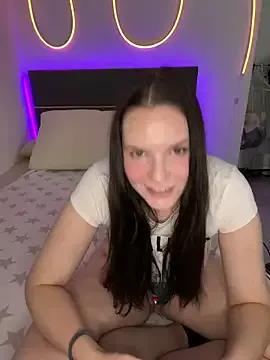 Mila-Jasmin — 5 minuten titten raus
