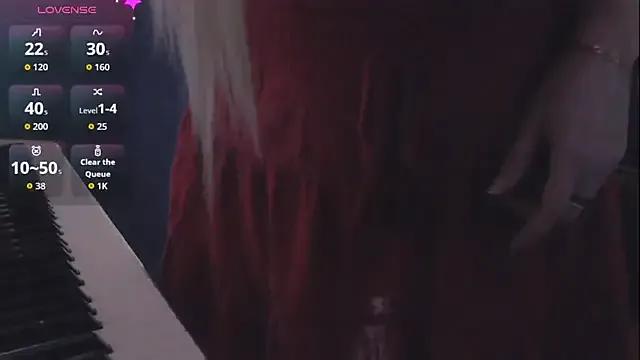 mila_von_tease — show boobs + spit