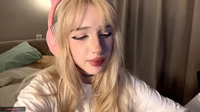 Milkmoriee — slap yourself on the ass