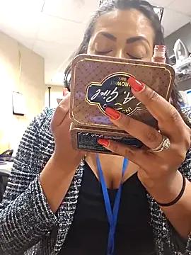 Nikkierosee on StripChat 