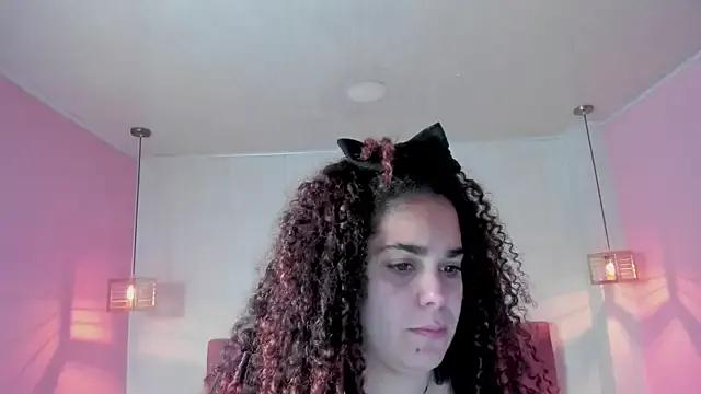 ninna_curly on StripChat 