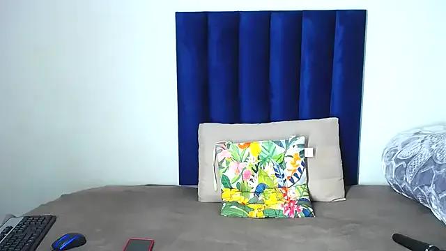 Pinkdollyg — Tease my pussy with domi daddy