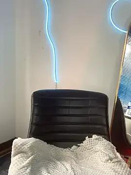 PrettyAshley_ — RIDE DILDO IN THE FLOOR