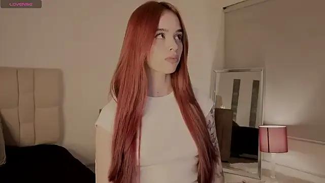 Roxxy_mora on StripChat 