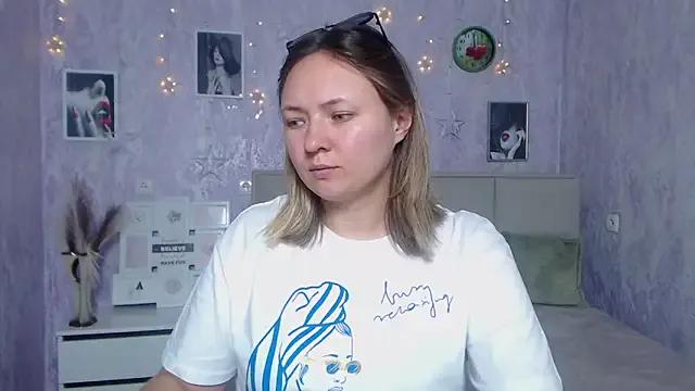 SallyVerda on StripChat 