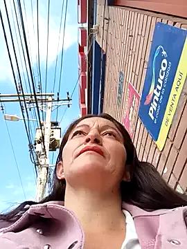 Salome-moon — SHOW OIL TITIS IN THE STREET RISKY