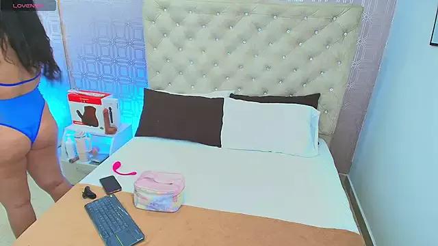 Sara_Desire on StripChat 