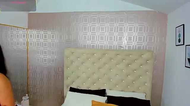 Sara_Desire on StripChat 