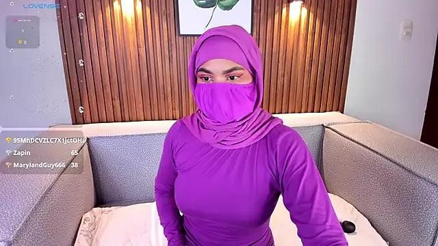 saray_halam on StripChat 