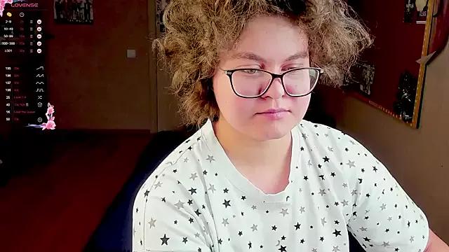 Sashy_Way on StripChat 