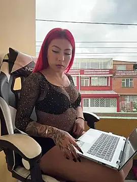 Scarlett_fiire — Cream tits + 30 sec toy