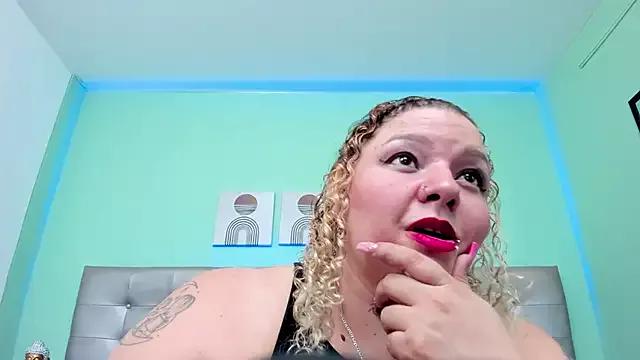 selena_castillo on StripChat 