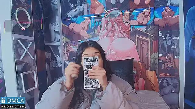 sofia_sstone — Playing with wax in my pussy