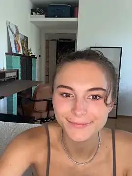 SophiiaStarr —  Suck Finger Close Up 