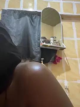sweet1111 on StripChat 