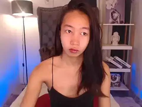 Sweet_kittyxx on StripChat 