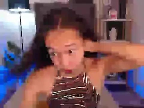 Sweet_kittyxx on StripChat 