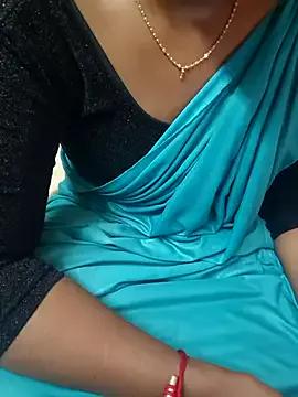 TAMIL-URVASHI — boobs oill show