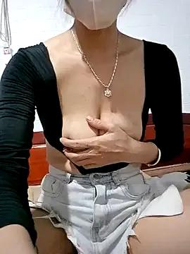 tara_0000 on StripChat 
