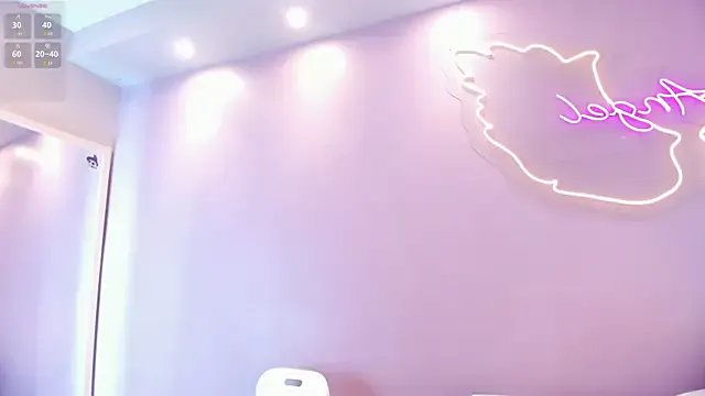 tinnymonroe on StripChat 