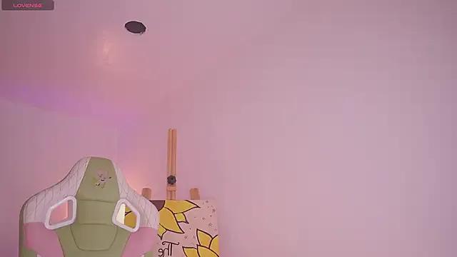 tommy_blue — Short kiss