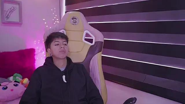 tommy_blue on StripChat 