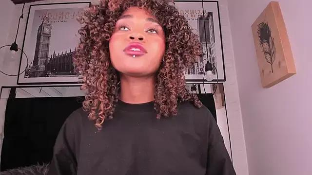 tylla_ on StripChat 