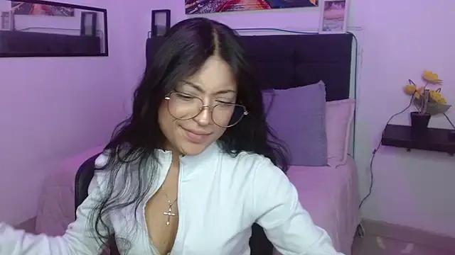 vaness_weet — Spanks ass and Lick boobs