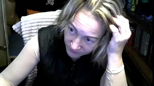 wLESLYMOSw — Freechat on StripChat